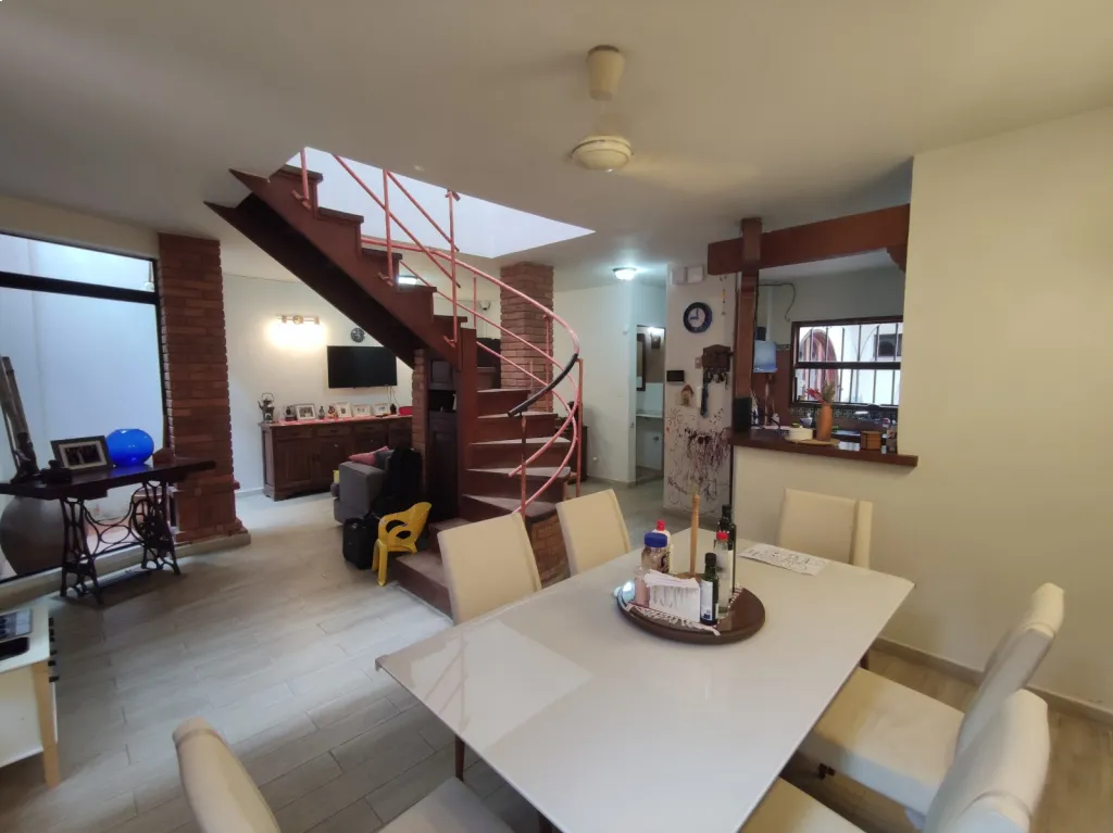 VENDO Casa de 3 dormitorios en suite en Barrio Jara — foto 2