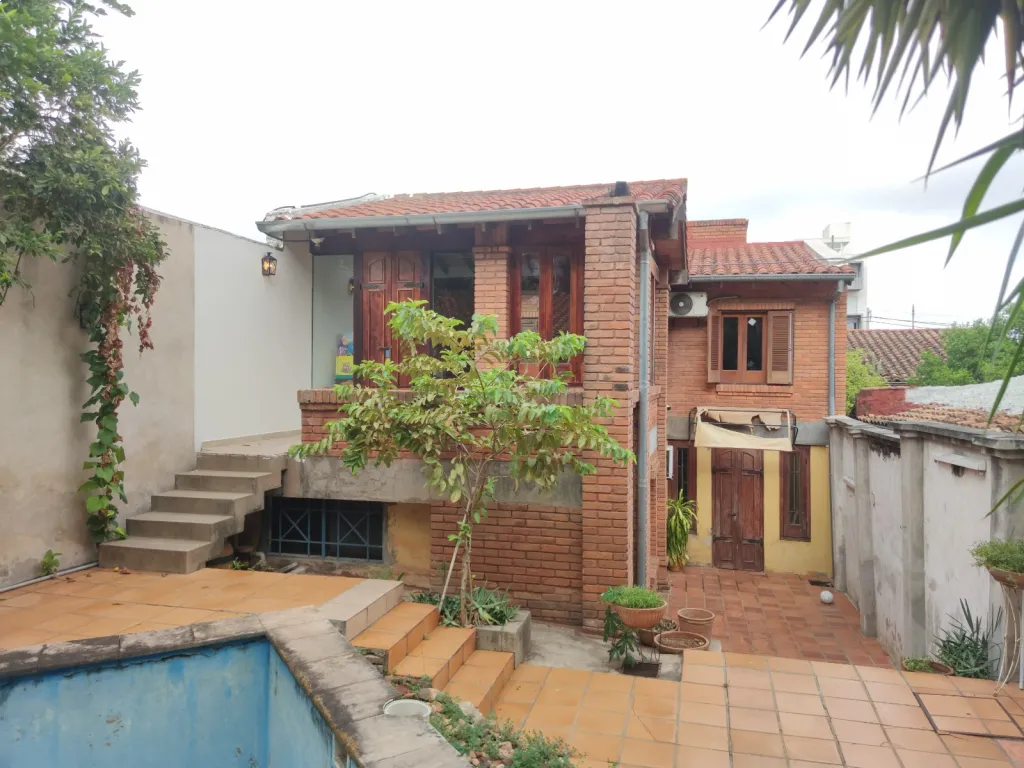 VENDO Casa de 3 dormitorios en suite en Barrio Jara — foto 3