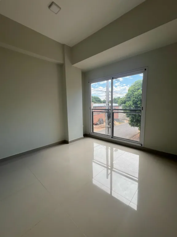 Inversion en edificio en Fernando de la Mora — Foto 2