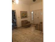 EN VENTA CASA EN ESQUINA A REMODELAR O DEMOLER A 2 CUADRAS DE 1ER PRESIDENTE