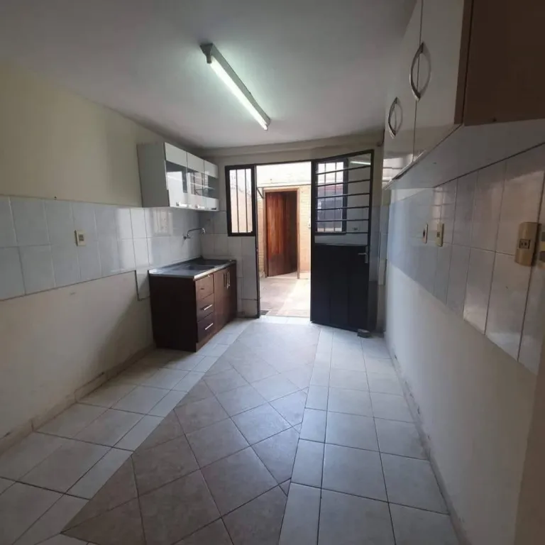 ALQUILO AMPLIO DUPLEX!!! A pasos del Shopping Plaza Madero - Luque COD 5417 — photo 3
