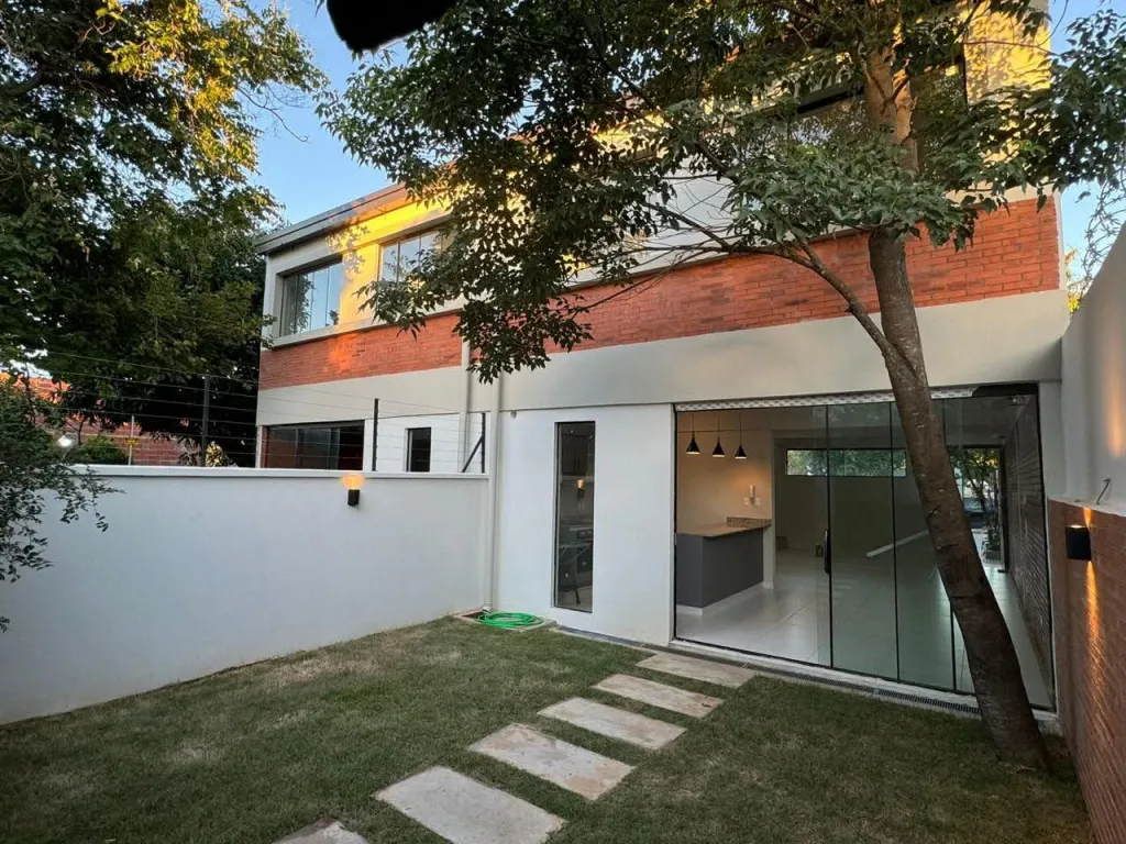 ALQUILO O VENDO DUPLEX A ESTRENAR EN LAMBARE COD 5602 — foto 2