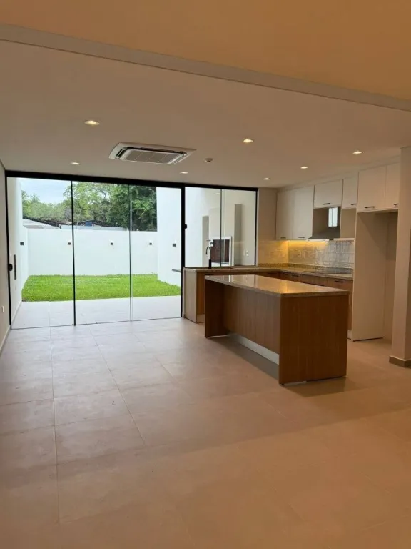 En venta hermoso duplex en condominio en Luque — foto 3
