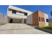 CASA EN LUQUE A PRECIO DE DUPLEX