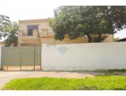 VENDO AMPLIA RESIDENCIA A 100 MTS DE AVIADORES DEL CHACO