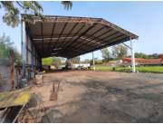 EN VENTA IMPONENTE TINGLADO / DEPÓSITO CON OFICINAS EN LUQUE (3.200 M2)