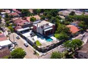 Vendo Casa de 1.500 m2 en Esquina, Centro de San Bernardino.- CLHO7055009