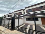 DUPLEX DE 3 DORM A ESTRENAR EN LAURELTY LUQUE
