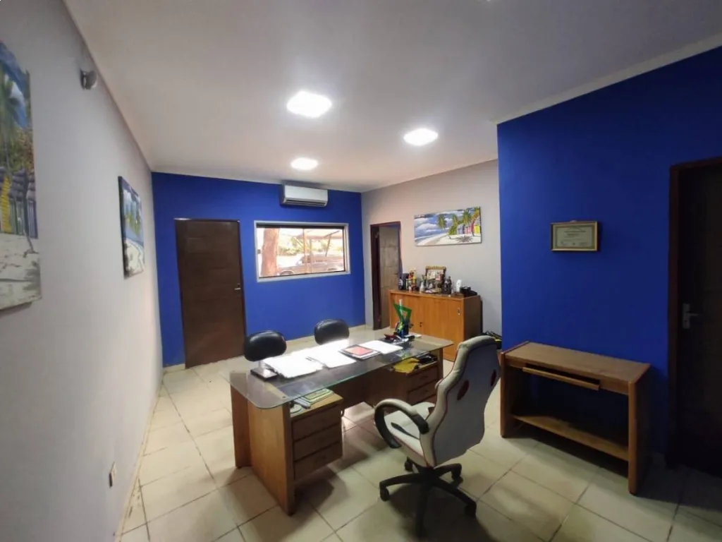 EN VENTA IMPONENTE TINGLADO DEPÓSITO CON OFICINAS EN LUQUE — foto 3