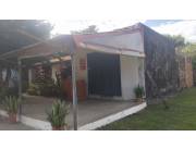 Venta de Casa con salon comercial