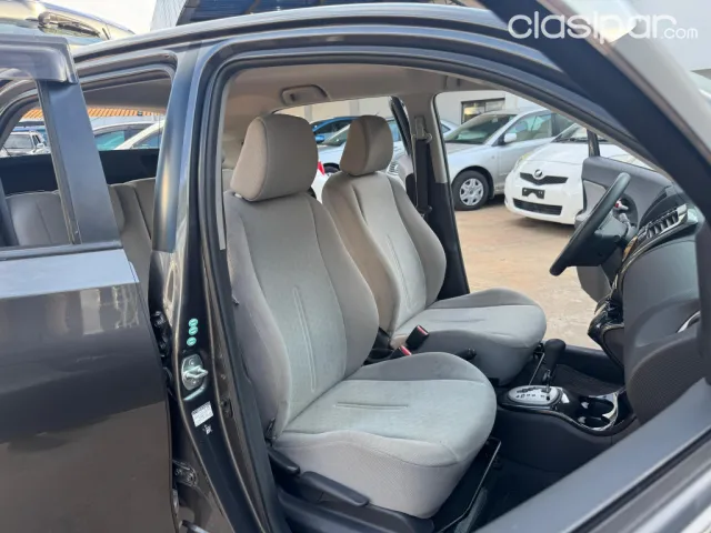 Toyota New Ist 2007 — foto 5