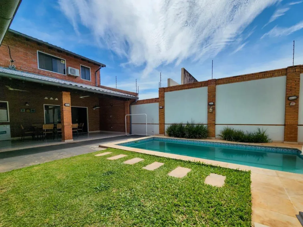 ¡EN VENTA - HERMOSA CASA EN LAMBARÉ! — foto 2