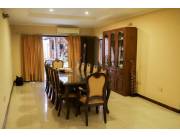 En venta hermosa y lujosa residencia en esquina en Villa Aurelia - Asunción