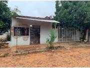 VENDO CASA EN LUQUE - LAURELTY - B. BORGES