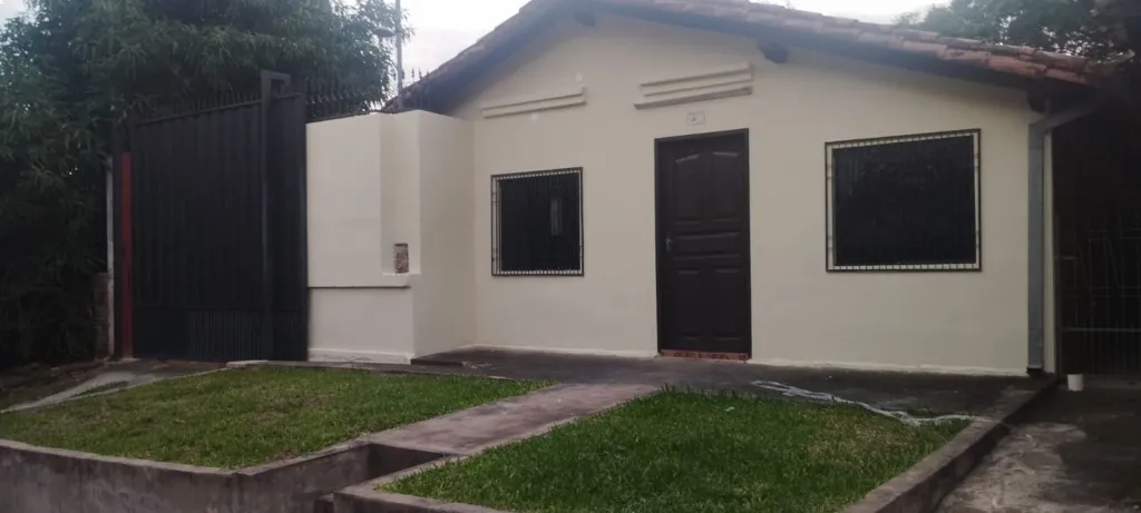 Vendo hermosa casa en zona céntrica de Guarambaré — foto 2
