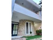 VENDO RESIDENCIA EN BARRIO LAS MERCEDES