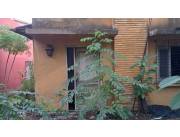 VENTA DE TERRENO CON CASA A REFACCIONAR O DEMOLER EN EL CENTRO DE ASUNCIÓN