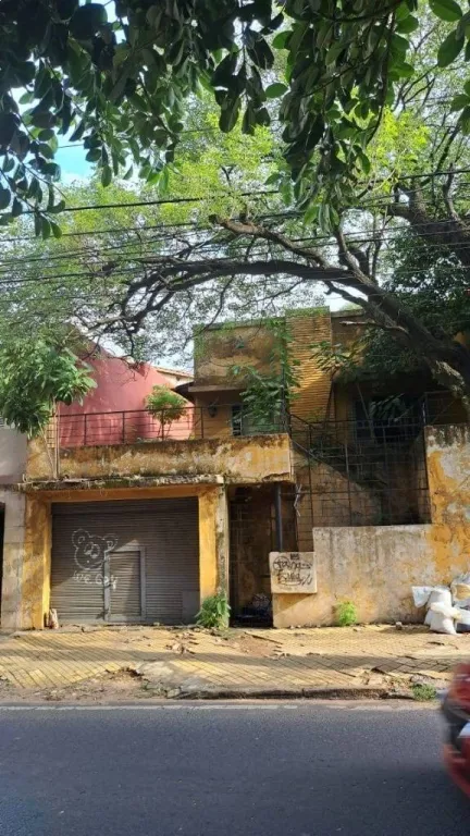 VENTA DE TERRENO CON CASA A REFACCIONAR O DEMOLER EN EL CENTRO DE ASUNCIÓN — foto 3