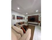RESIDENCIA EN VENTA CON 5 HABITACIONES EN ASUNCION BARRIO SAN VICENTE