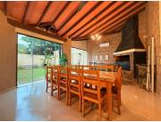 VENDO RESIDENCIA EN LAMBARE