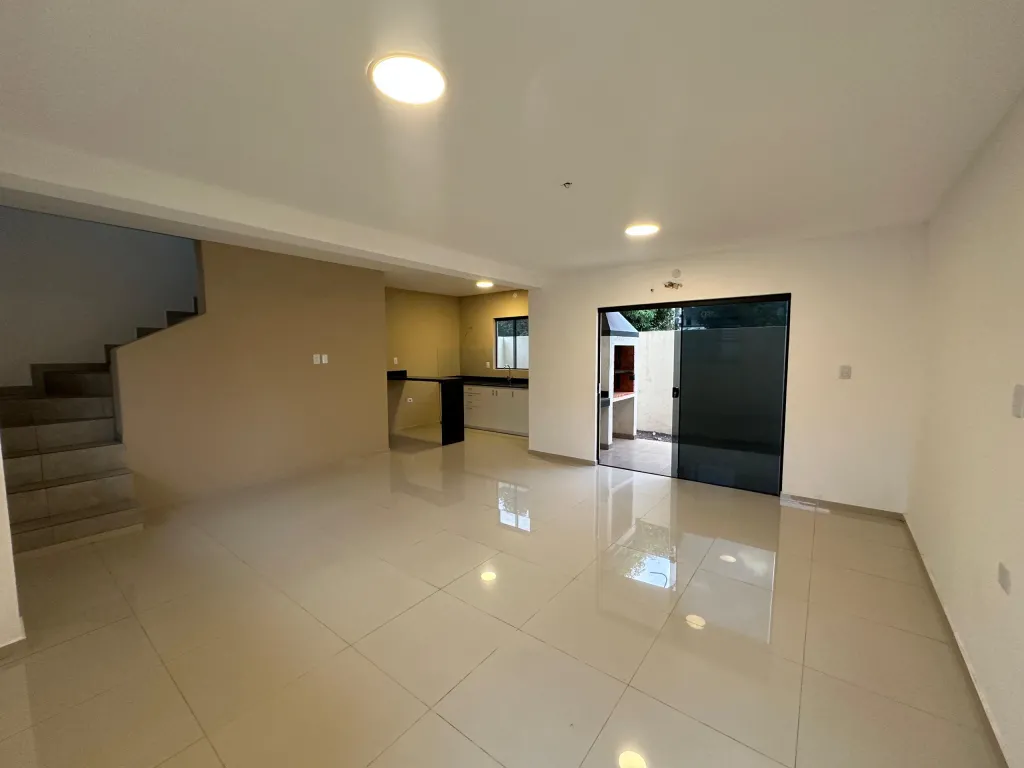 Dúplex en Venta – Laurelty, Luque — foto 2