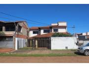 VENDO CASA DE DOS PLANTAS A CUADRAS DE PINEDO SHOPPING
