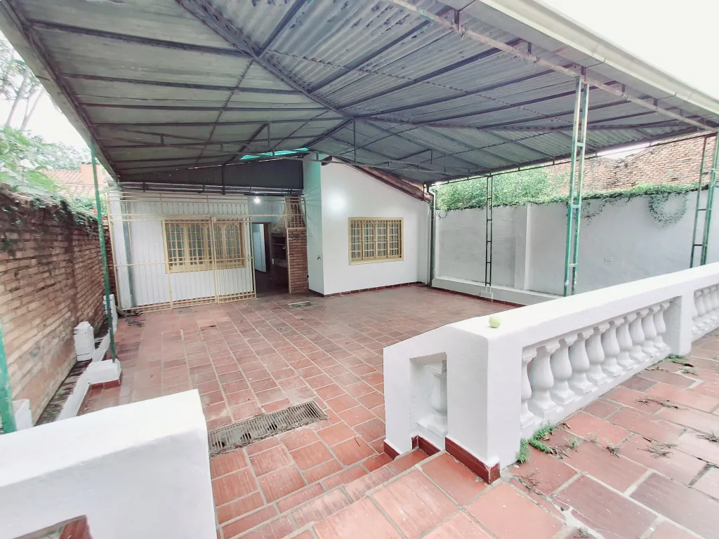 Alquilo amplia casa en San Lorenzo, Zona centro — Foto 2