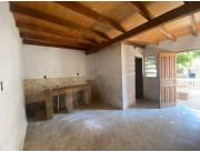 VENDO TERRENO CON CASA A REFACCIONAR EN B° JARA