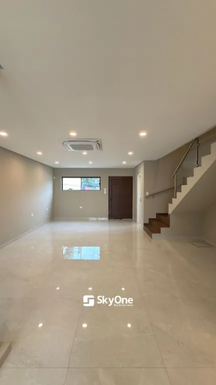 EN VENTA AMPLIO DUPLEX A ESTRENAR EN LUQUE CUARTO BARRIO ZONA LOS JARDINES — foto 3