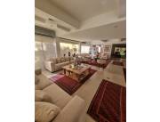 Alquilo & Vendo Gran Residencia de 2.400 m2 en Bo Mburicao.
