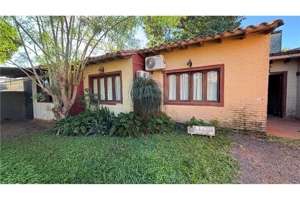 Se vende casa en Cuarto Barrio Luque frente a Condominios Boulevard Confederación y Los Ja — foto 3
