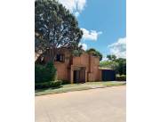 Vendo Casa Mburucuya CURDA