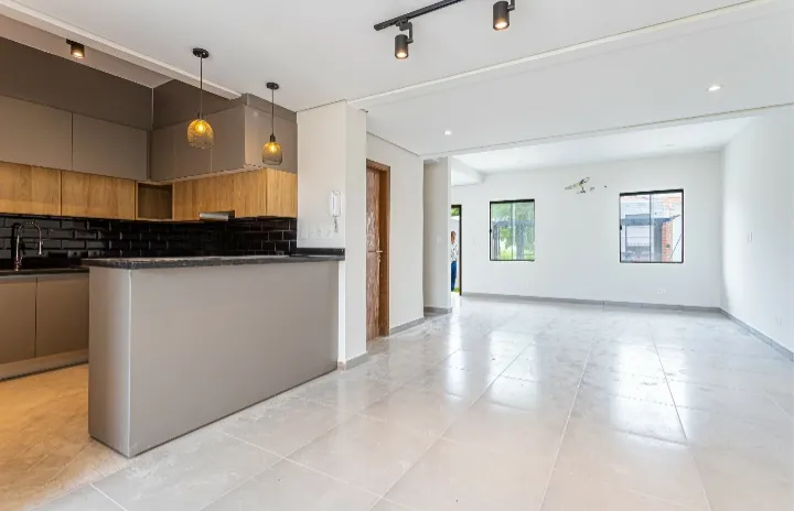 En VENTA Dúplex estilo Moderno a estrenar Lambare zona Yacht — foto 3