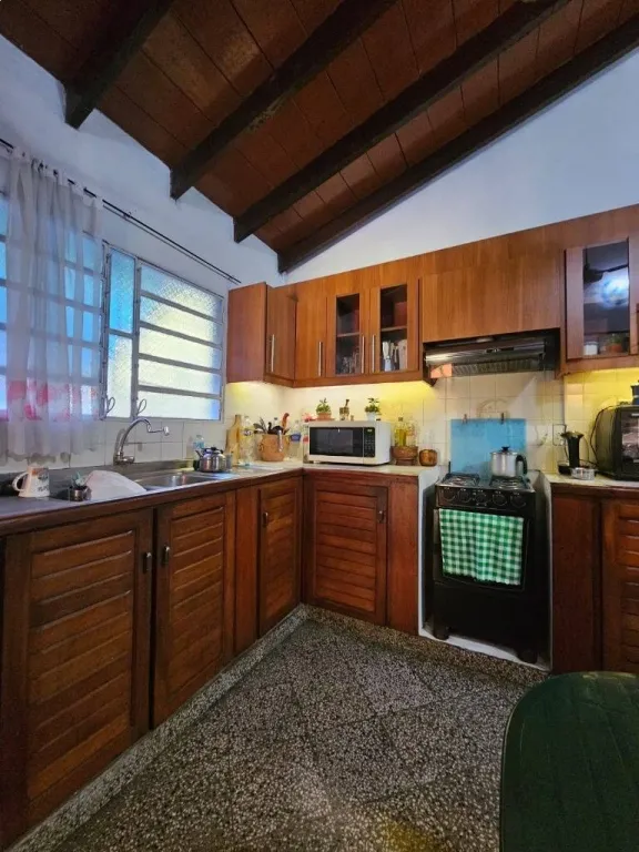 VENDO AMPLIA CASA AMOBLADA EN SAN ANTONIO — foto 2