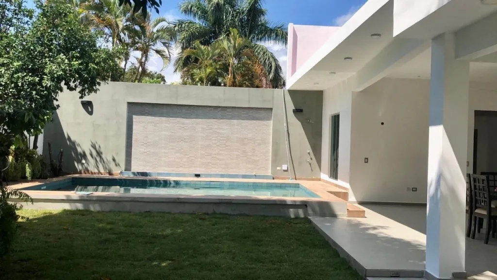 VENDO CASA EN ESQUINA - Barrio Herrera — foto 2