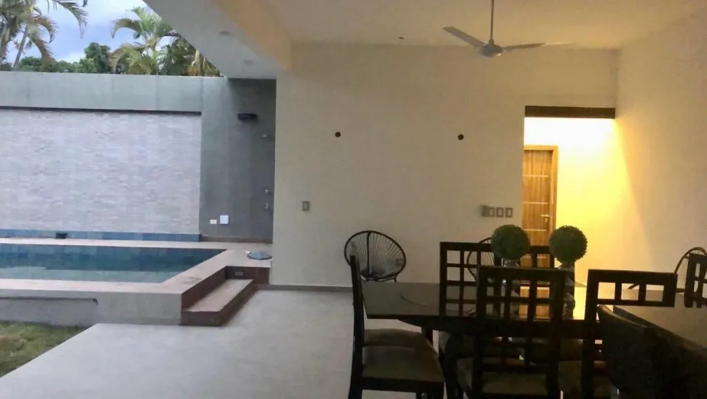 VENDO IMPRESIONANTE CASA MODERNA EN BARRIO HERRERA — foto 2