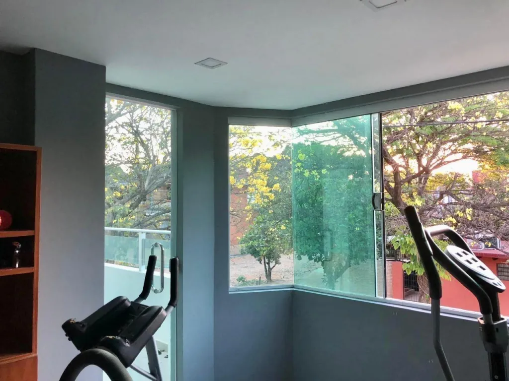 VENDO IMPRESIONANTE CASA MODERNA EN BARRIO HERRERA — foto 3
