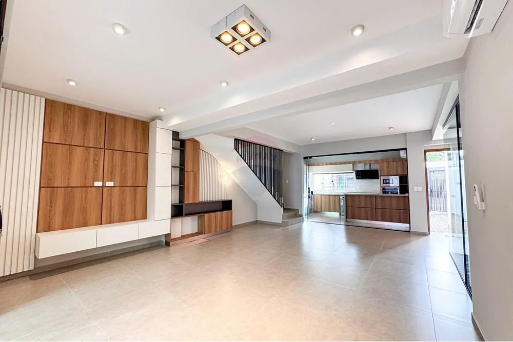 VENDO DUPLEX A ESTRENAR ZONA SHOPPING MARISCAL LOPEZ — foto 2