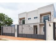 VENDO DUPLEX ESTILO FRANCES EN LAMBARE
