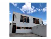 Este hermoso dúplex en Lambaré se encuentra a solo 50 metros del asfalto