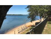 VENDO CASA QUINTA EN PARAGUARI SOBRE EL RIO