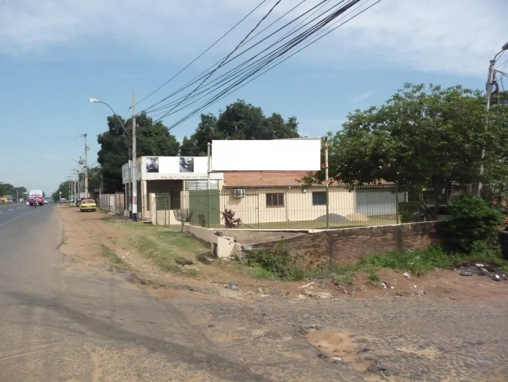 Predio Comercial-Industrial sobre ruta 2 Capiatá. 2640 m2 en esquina! — foto 2