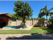 HERMOSA CASA CON AMPLIO PATIO EN ATYRA