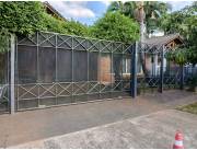 Vendo Amplia Casa de 2 Dormitorios en Asuncion zona Iglesia La Piedad