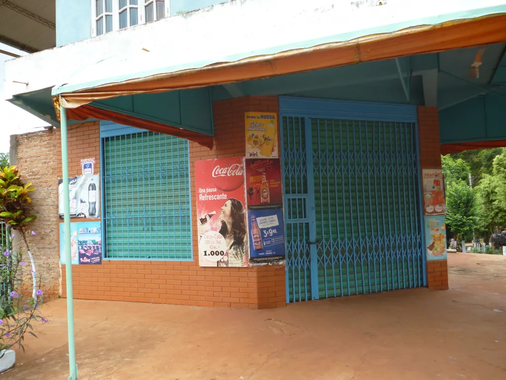 Vendo Amplia Casa con Salón Comercial en CDE KM 7 — foto 2