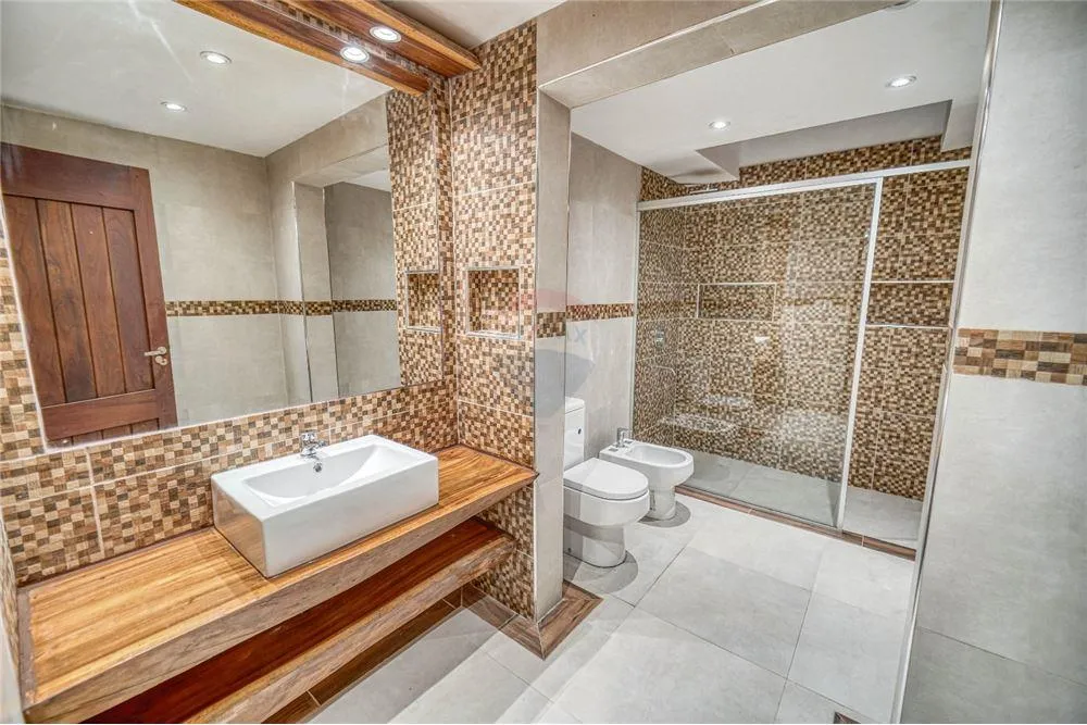 Vendo hermosa residencia en el corazon de Carmelitas — photo 3
