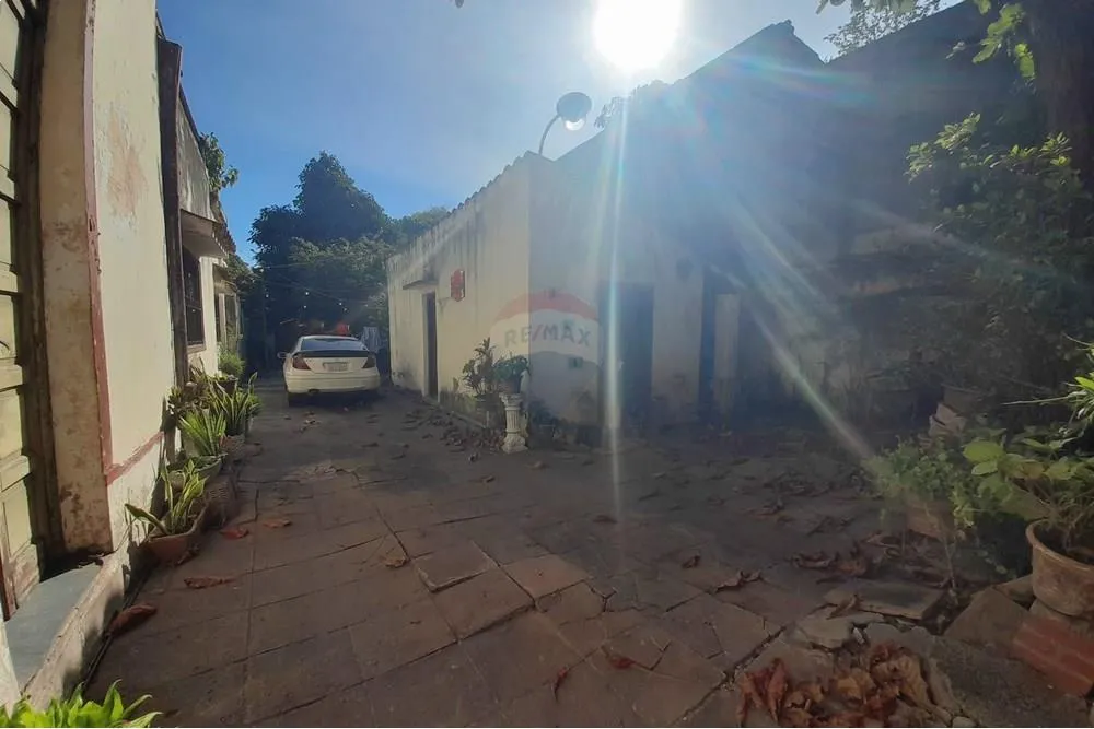 En venta: terreno amplio en Barrio Dr. Francia – 750 m² para tu proyecto – USD 200.000 — foto 3