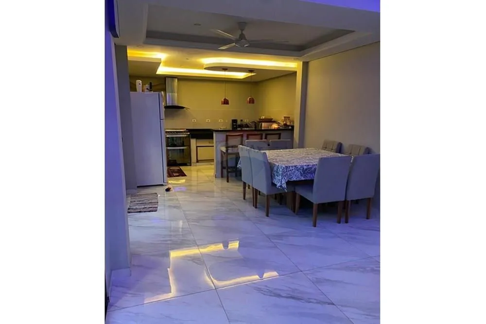 🏡 IMPONENTE CASA EN YPANÉ – 3 NIVELES, PISCINA, QUINCHO Y 500 M² CONSTRUIDOS — foto 3