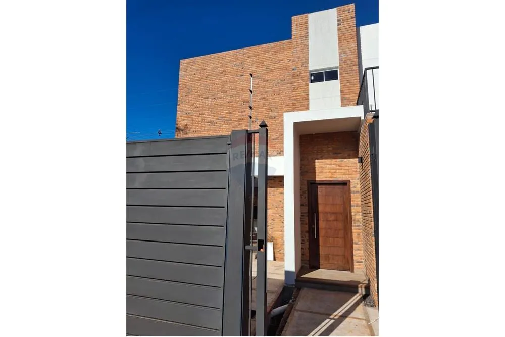 🏡 DÚPLEX MODERNO EN VENTA EN LAURELTY – 3 DORM., PATIO Y GARAGE PARA 2 VEHÍCULOS — foto 2