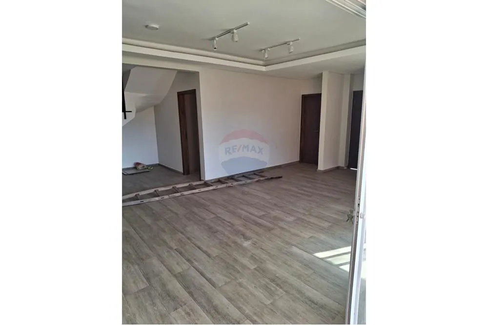 🏡 DÚPLEX MODERNO EN VENTA EN LAURELTY – 3 DORM., PATIO Y GARAGE PARA 2 VEHÍCULOS — foto 3